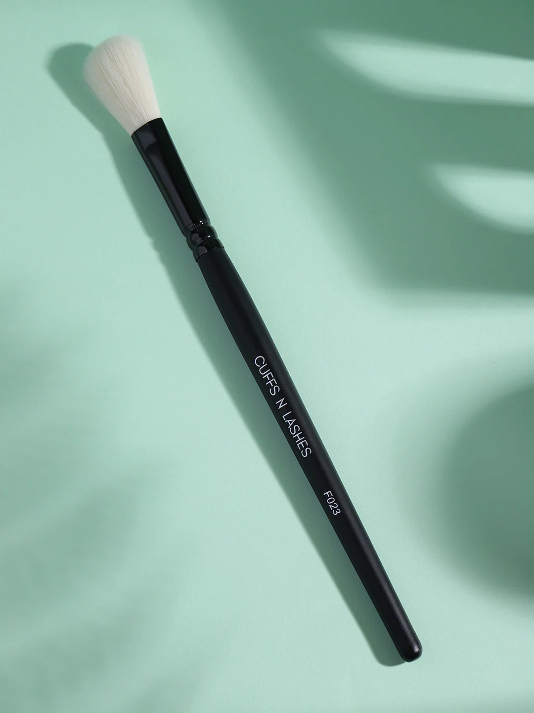 Cuffs N Lashes Makup Brush, F023 Highlighter Brush