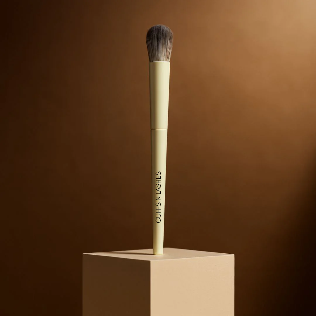 Cuffs n Lashes Pro Makeup Brush – Flat Brush - Image 2