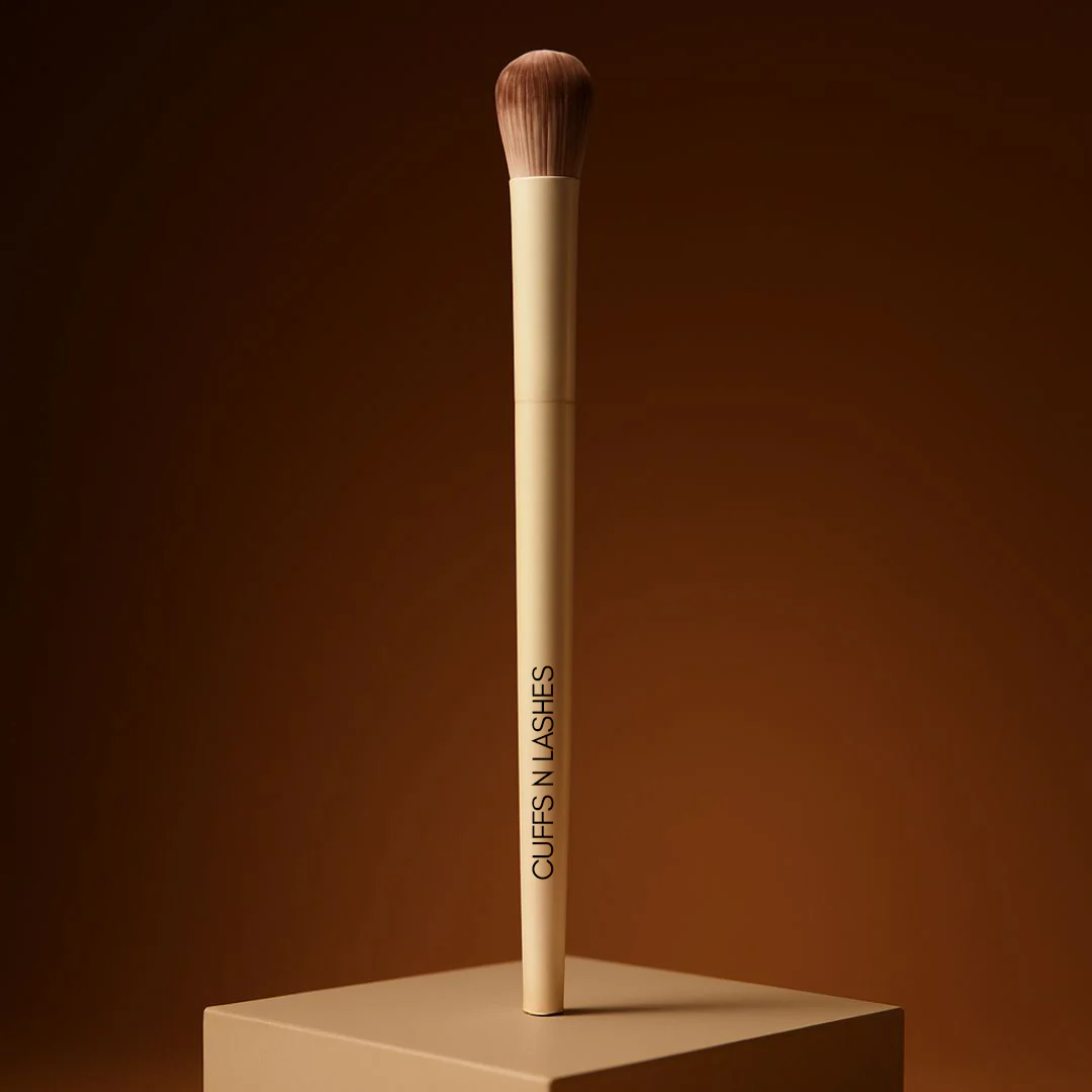 Cuffs n Lashes Pro Makeup Brush – Fluffy Brush - Image 2
