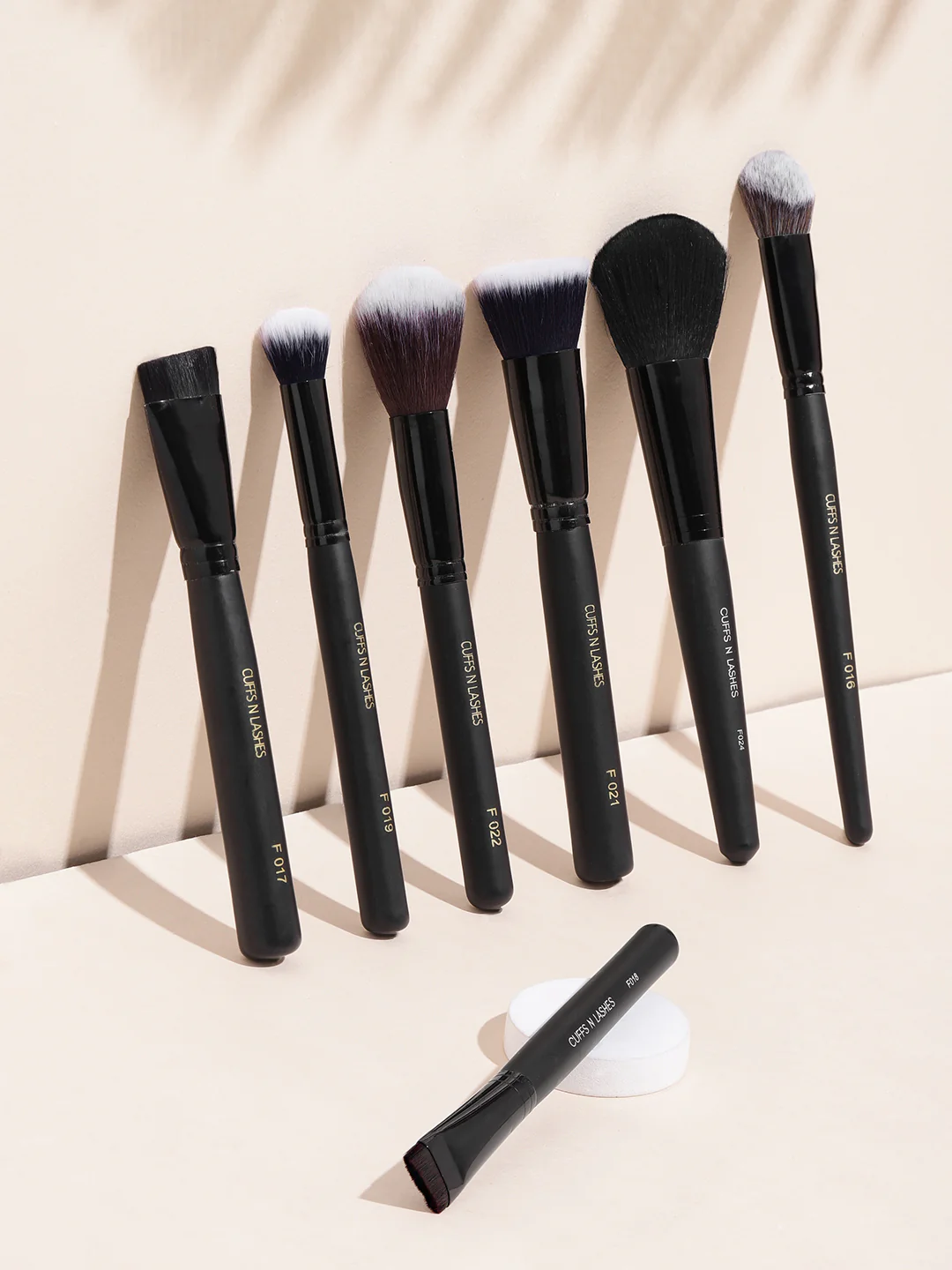 Cuffs N Lashes Face brush Set of 7 - Image 2