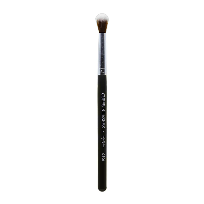 Cuffs N Lashes X Shystyles Makeup Brush - CS 09 Big Fluffy Brush - Image 3