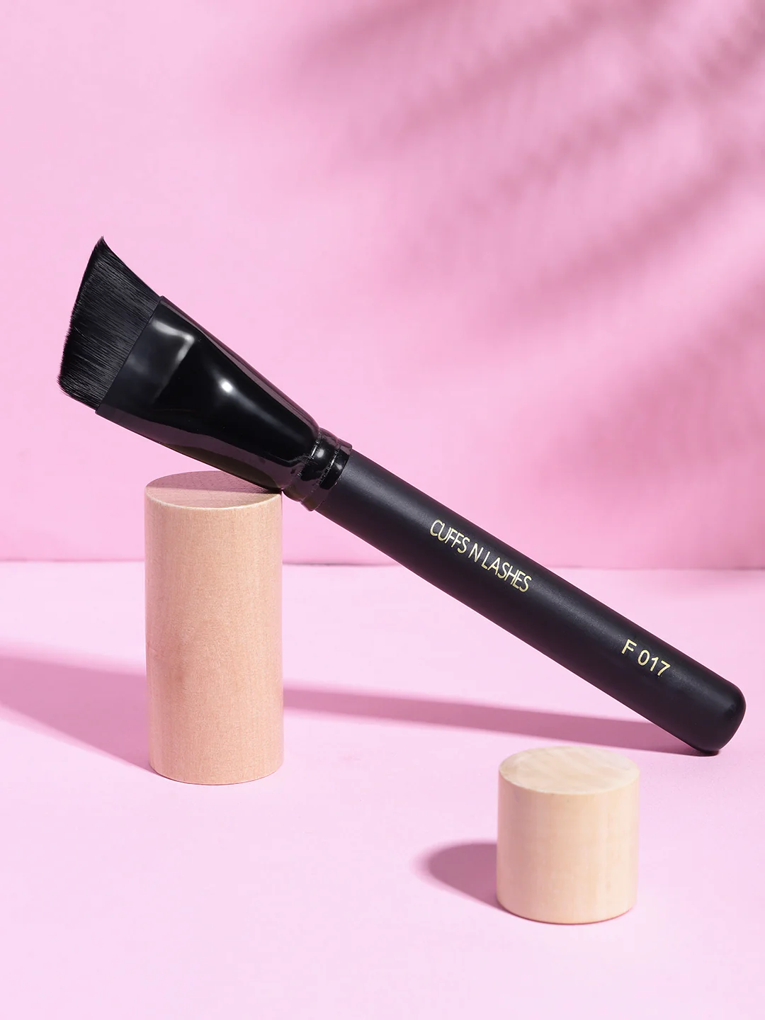 Cuffs N Lashes Makeup Brushes, F017 - Big Contour Brush